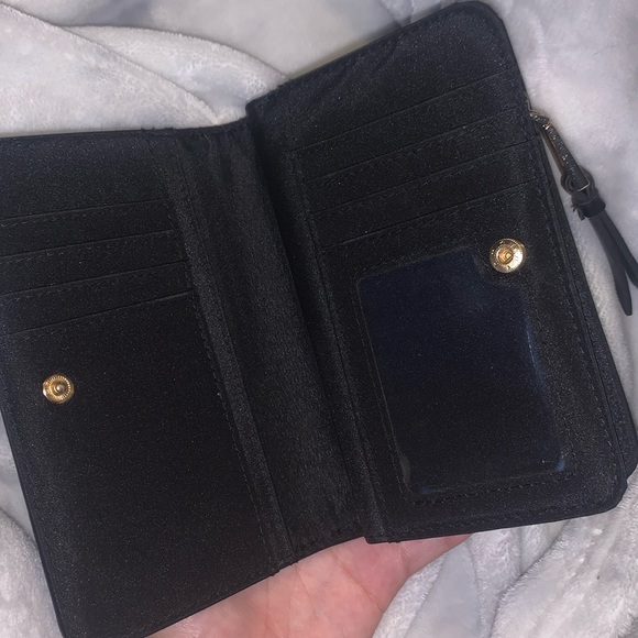 wallet - Picture 2 of 4